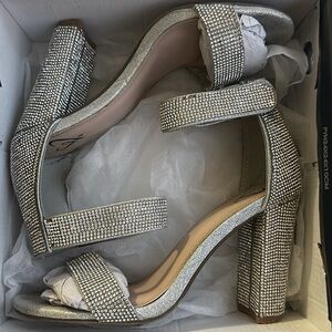 Size 7 Windsor Heels